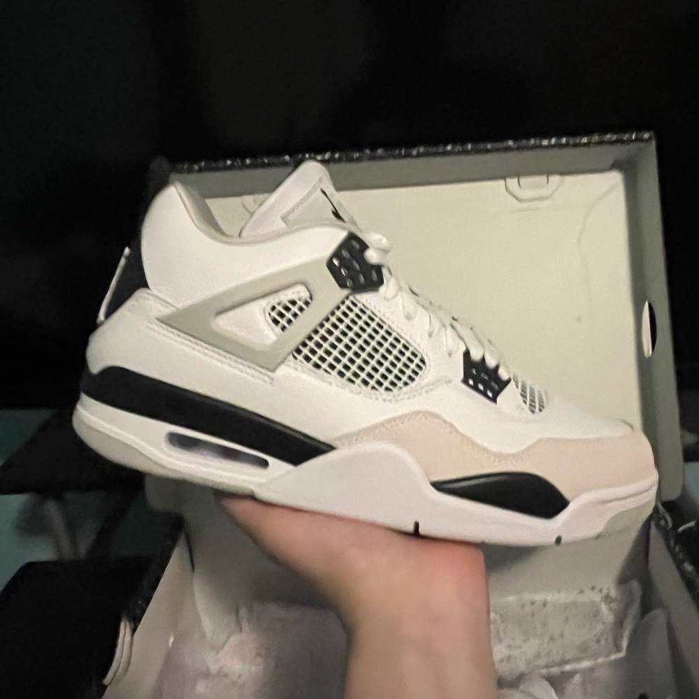 Jordan 4 military black